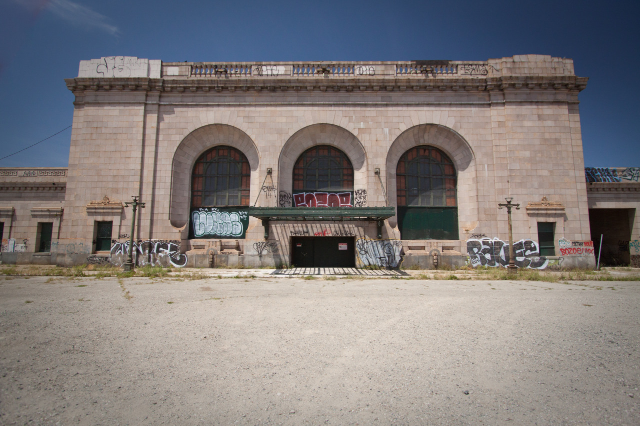 Photos from our tour of the 16th Street Station in Oakland. More images here.
Photos: Marcin Wichary