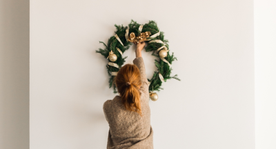 Are you planning on decorating your home for the holidays?
‘Tis the season for twinkling lights, decorative wreaths and sparkly snow, but beautiful décor doesn’t have to leave you asking Santa for more cash.
Before you decorate, read this new blog...