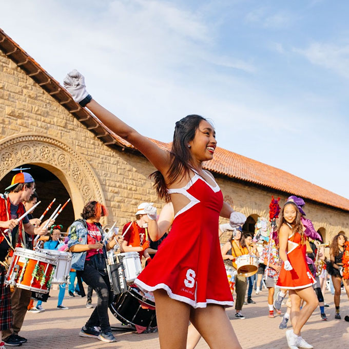 LSJUMB and The Dollies performing on the Quad