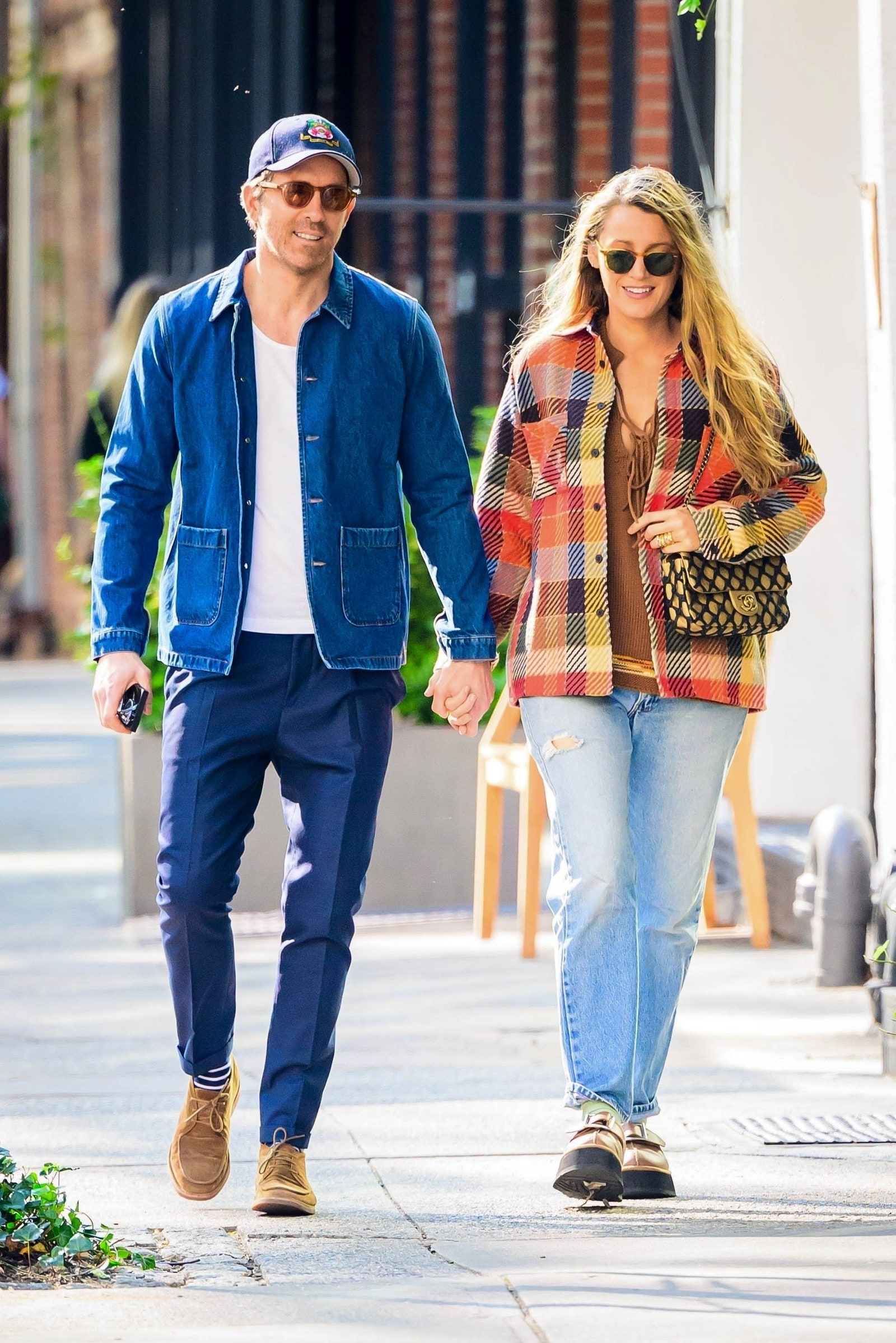 New York NY  EXCLUSIVE  Stylish super couple Blake Lively and Ryan Reynolds show off their perfect Fall fashion...