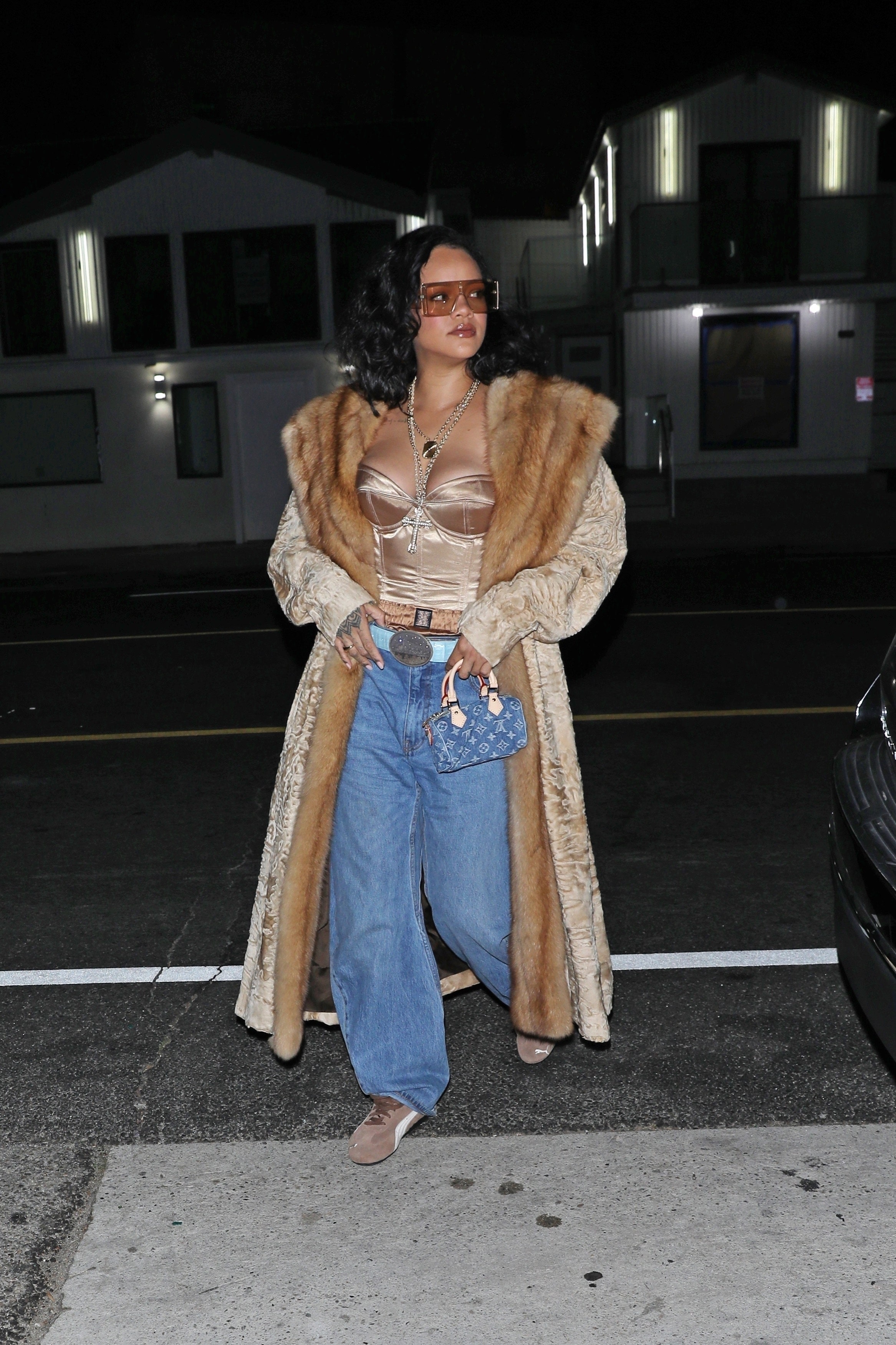 Santa Monica CA  EXCLUSIVE  Singer Rihanna looks all glammed up as usual as she's seen stepping out for a dinner event...