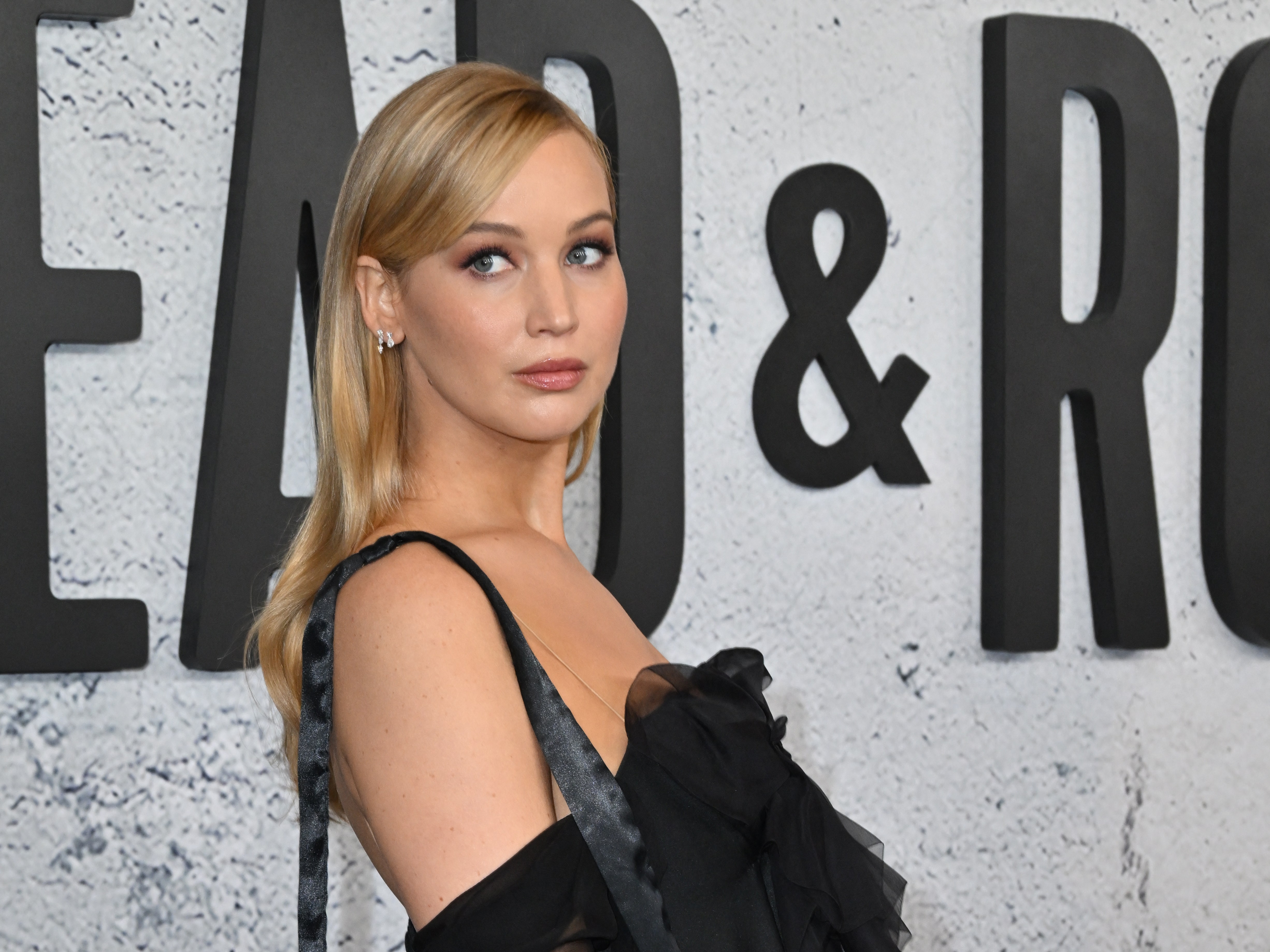 Jennifer Lawrence Adds Archival Couture to Her Maternity Wardrobe