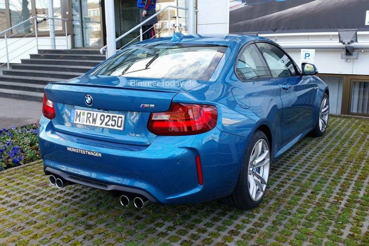 Real life video of the BMW M2 Long Beach Blue