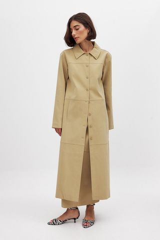 Josefine HJ x NA-KD, Straight Fit Faux Suede Coat