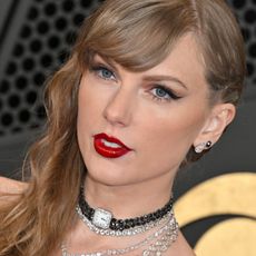 Taylor Swift watch choker Grammys 2024