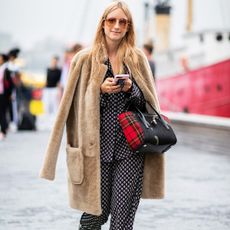 teddy-bear-coat-trend-271656-1541195958092-square