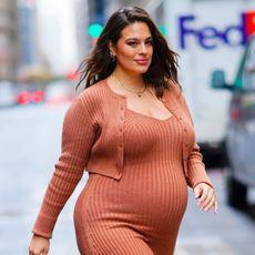 ashley-graham-maternity-style-283914-1574194795960-square