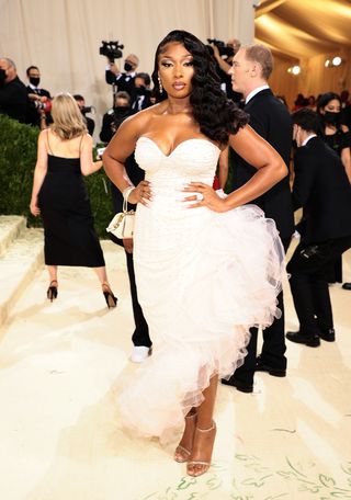 met-gala-red-carpet-looks-2021-295207-1631576059758-image