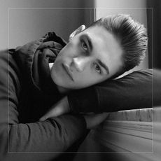 hero-fiennes-tiffin-interview-295822-1634751890760-square