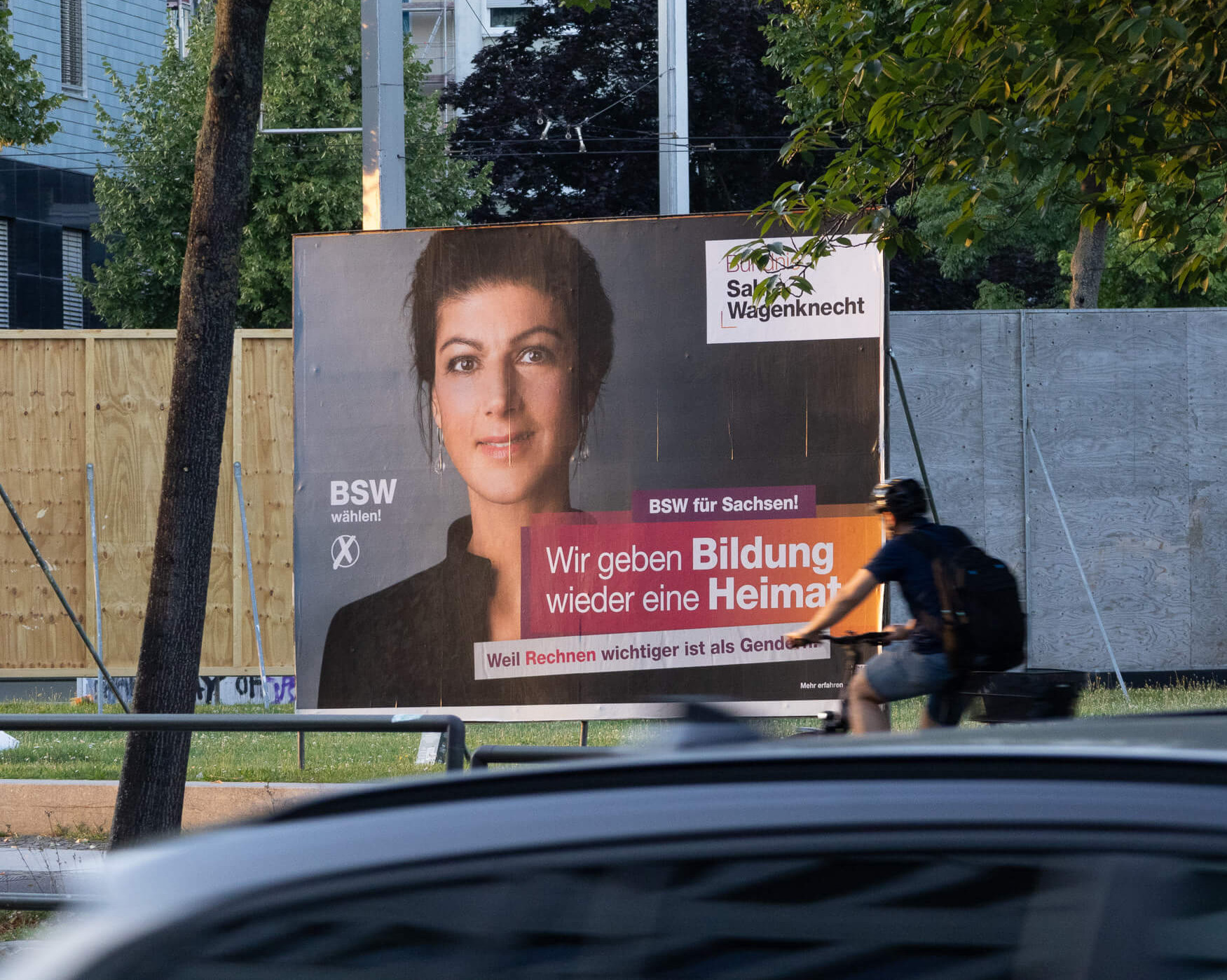 Ein Wahlplakat des BSW in Leipzig