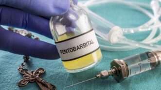 Vial of pentobarbital | Felipe Caparros Cruz | Dreamstime.com