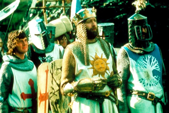 MONTY PYTHON AND THE HOLY GRAIL, Michael Palin (left), Graham Chapman as King Arthur (crown), Terry