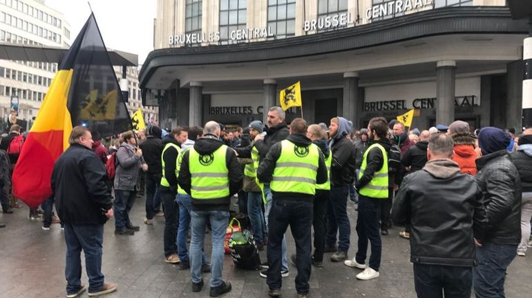 Plus de 1000 personnes à la marche contre le pacte de Marrakech à Bruxelles