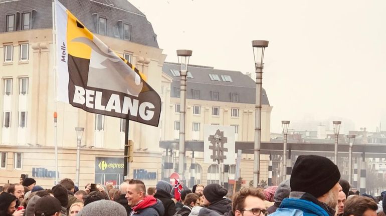 Plus de 1000 personnes à la marche contre le pacte de Marrakech à Bruxelles