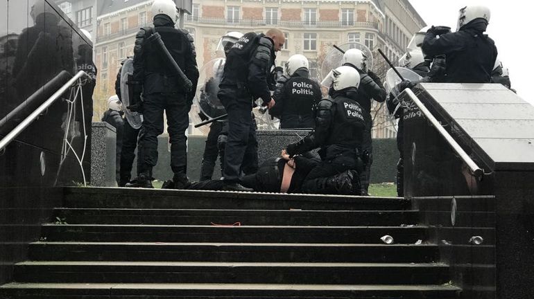 5500 manifestants contre le pacte de Marrakech: incidents devant la Commission européenne