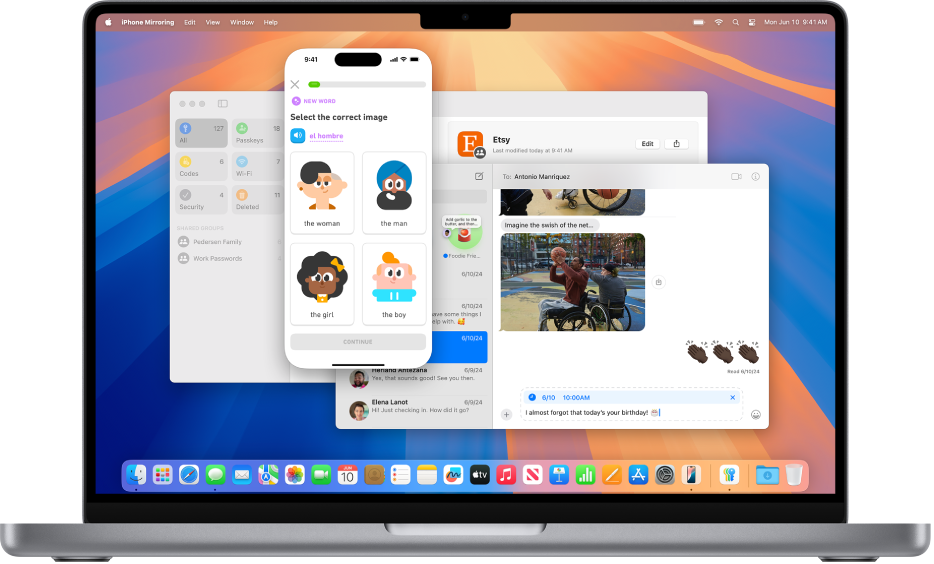 Le bureau d’un Mac sur l’écran duquel un iPhone se fait contrôler, une fenêtre Messages avec un message programmé pour être envoyé ultérieurement, et l’app Mots de passe an arrière-plan.