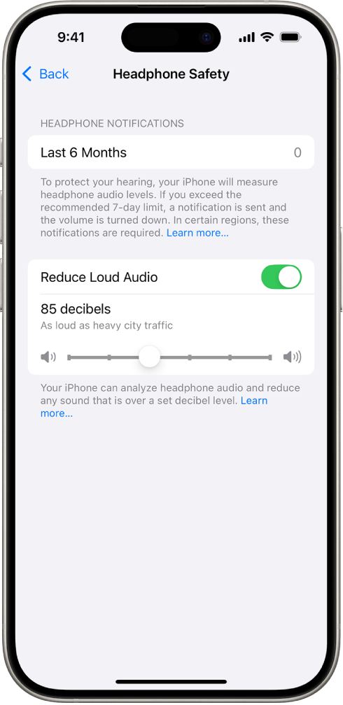 La schermata di “Salute dell’udito” che mostra il numero di notifiche inviate negli ultimi 6 mesi, l’impostazione “Riduci audio intenso”, un cursore per modificare il livello massimo dei decibel e il limite di decibel selezionato di 85 decibel.