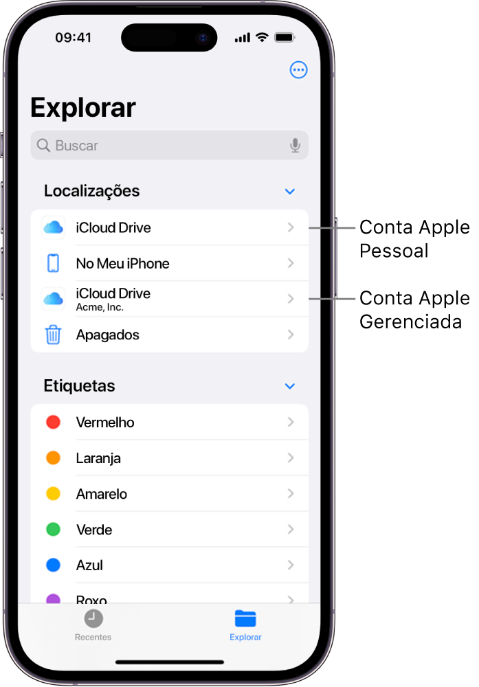 A tela do iPhone mostrando o iCloud Drive para a Conta Apple pessoal de um usuário e sua Conta Apple Gerenciada.