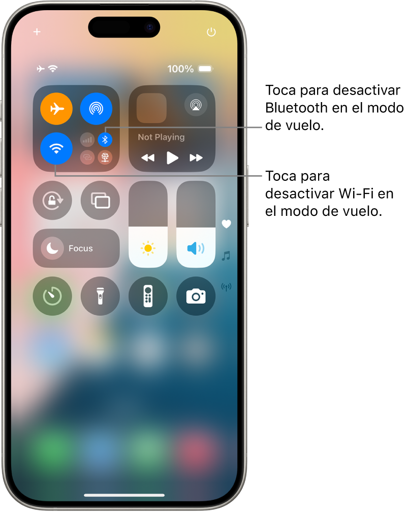 El centro de control del iPhone. En el grupo superior izquierdo de controles se encuentran los botones del modo de vuelo (parte superior izquierda), de Wi-Fi (parte inferior izquierda) y de Bluetooth (parte inferior derecha). El modo de vuelo, Wi-Fi, y Bluetooth están activados. Toca el botón Bluetooth para desactivar el Bluetooth en el modo de vuelo. Toca el botón Wi-Fi para desactivar la red Wi-Fi en el modo de vuelo.