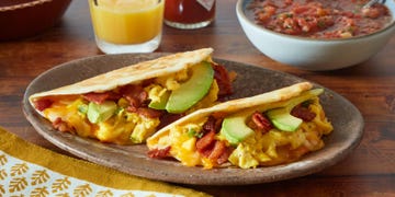 the pioneer woman's cheesy breakfast tacos recipe