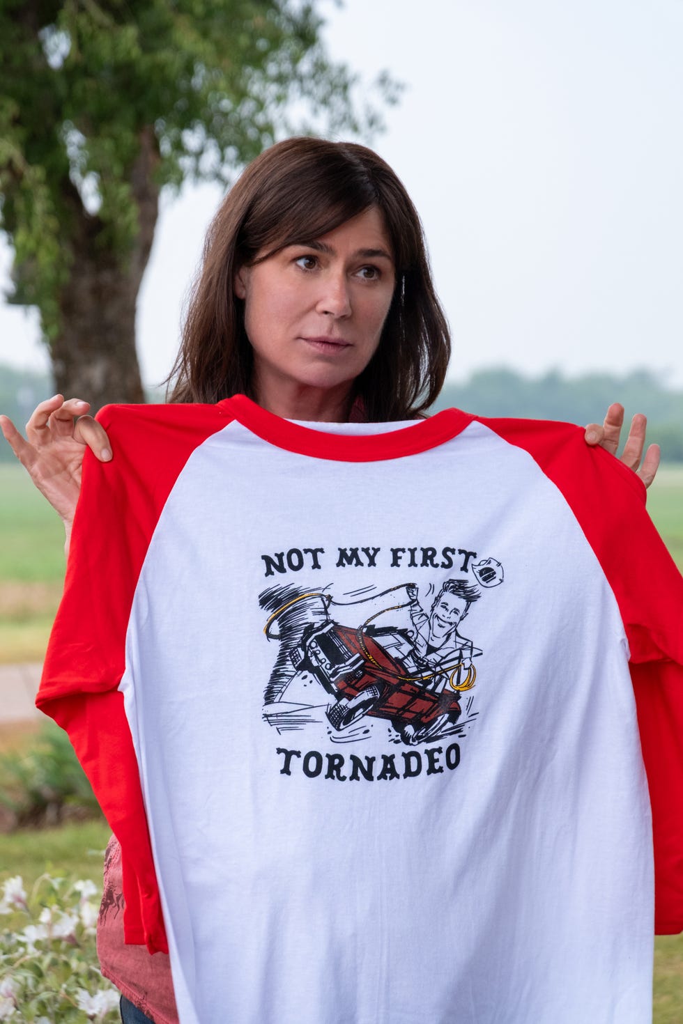 maura tierney, twisters tshirt