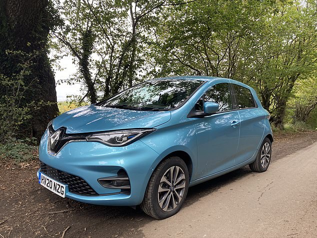 An updated Zoe last year saw a sharpening up of the exterior, a new interior and the addition of a 135 hp, R135 motor with 52 KWh battery and 50 KW fast charging capability