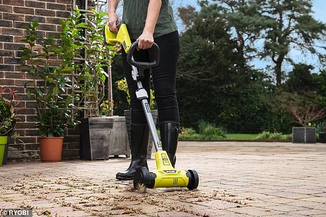 The long and adjustable handle allows you to stand upright, meaning you'll no longer need to stoop or get on your hands and knees, saving your knees and back from unnecessary strain