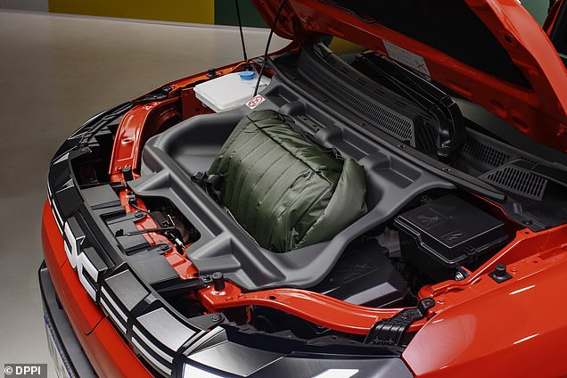 There is 35 litres of 'luggage' capacity under the 'froot' - that's a front boot