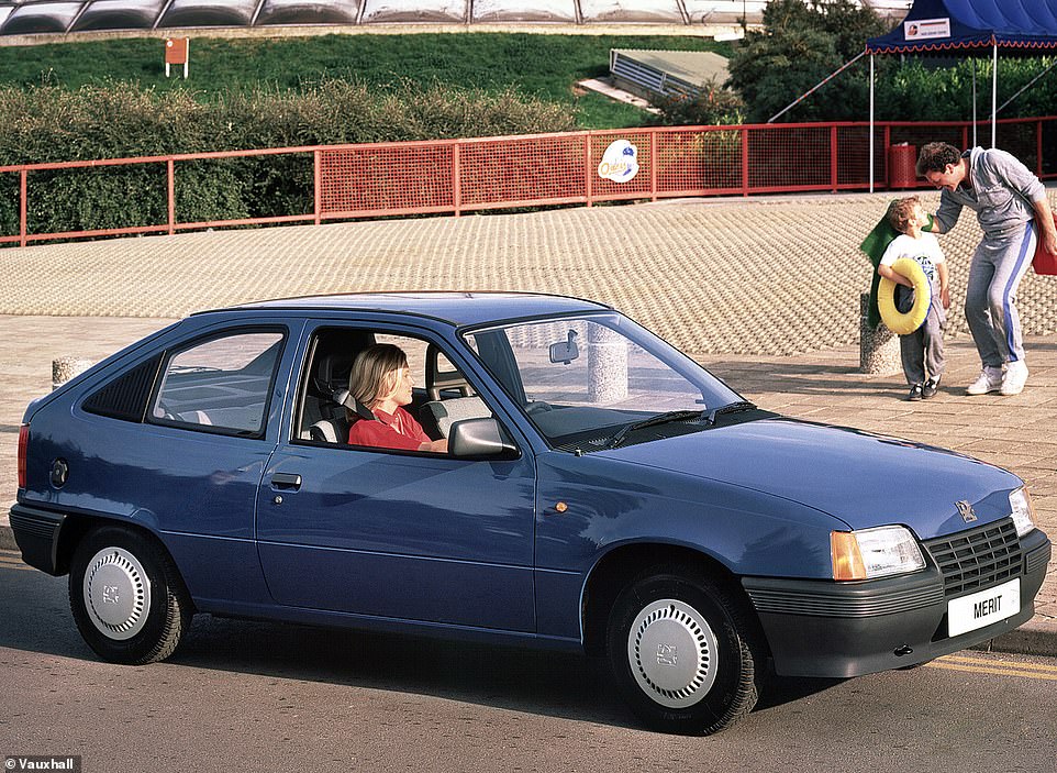 While popular when it originally hit the market, very few Mk2 Astras remain on the road today. That's because many were stolen and other rotted away