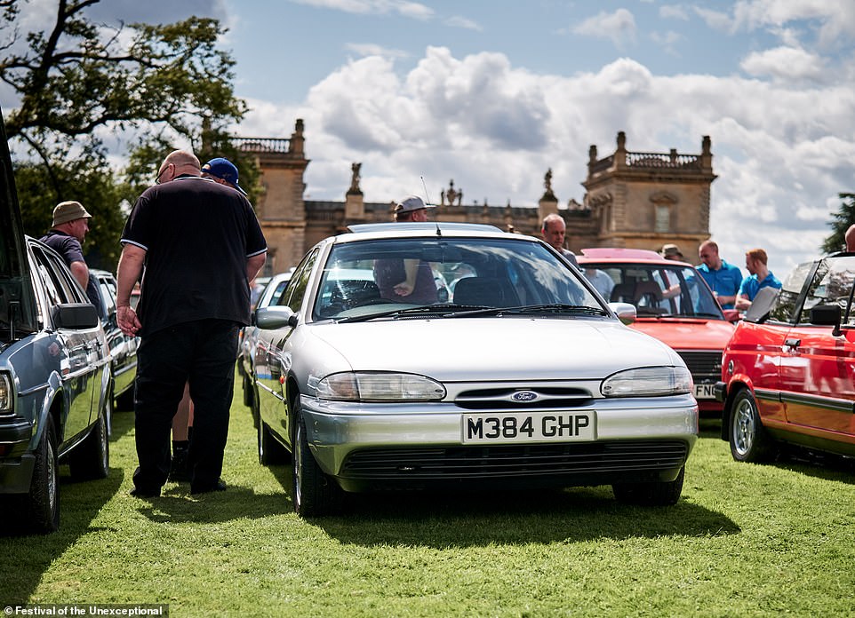 This early Ford Mondeo is another example of once very popular family cars from the 1990s that has rapidly depleted in numbers in recent years