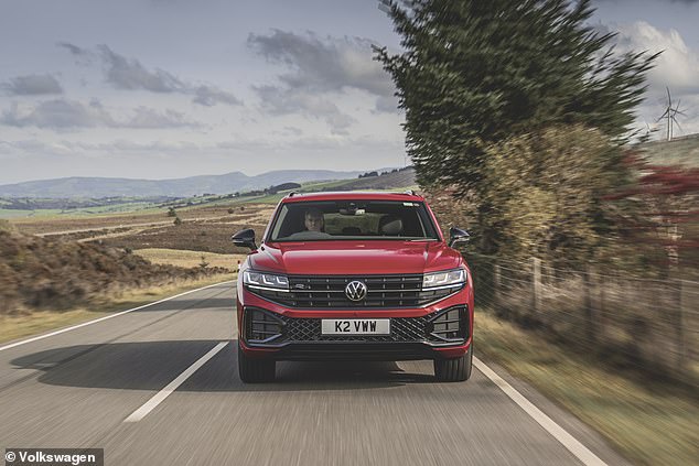 There's a new front end design comprising a reshaped grille, bumper and the addition of the German marque's IQ.Light HD LED matrix headlights. It certainly makes the Touareg appear less civilised than before