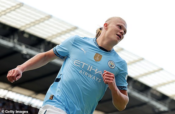 MANCHESTER, ENGLAND - AUGUST 24: Erling Haaland of Manchester City celebrates scoring his team's third goal during the Premier League match between Manchester City FC and Ipswich Town FC at Etihad Stadium on August 24, 2024 in Manchester, England. (Photo by Matt McNulty/Getty Images)