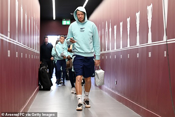 BIRMINGHAM, ENGLAND - AUGUST 24: Aaron Ramsdale of Arsenal arrives at the stadium prior to the Premier League match between Aston Villa FC and Arsenal FC at Villa Park on August 24, 2024 in Birmingham, England. (Photo by Stuart MacFarlane/Arsenal FC via Getty Images)