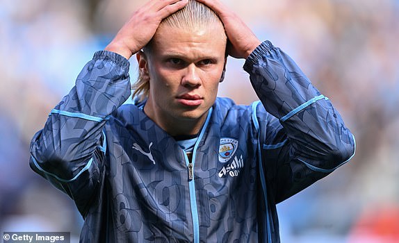 MANCHESTER, ENGLAND - AUGUST 24: Erling Haaland looks on during the Premier League match between Manchester City FC and Ipswich Town FC at Etihad Stadium on August 24, 2024 in Manchester, England. (Photo by Michael Regan/Getty Images)