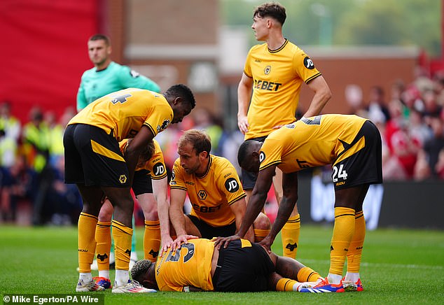 An injury to Mario Lemina saw ten minutes stoppage-time added on at the end of the 90