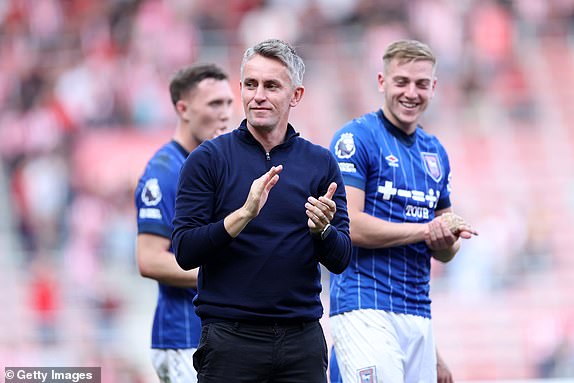 SOUTHAMPTON, ENGLAND - SEPTEMBER 21: Kieran McKenna, Manager of Ipswich Town, acknowledges the fans after the Premier League match between Southampton FC and Ipswich Town FC at St Mary's Stadium on September 21, 2024 in Southampton, England. (Photo by Dan Istitene/Getty Images)