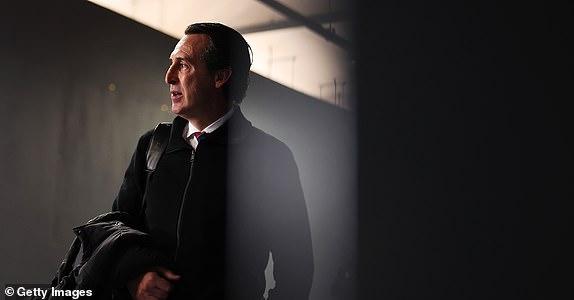 IPSWICH, ENGLAND - SEPTEMBER 29: Unai Emery, Manager of Aston Villa, arrives at the stadium prior to the Premier League match between Ipswich Town FC and Aston Villa FC at Portman Road on September 29, 2024 in Ipswich, England. (Photo by Julian Finney/Getty Images)