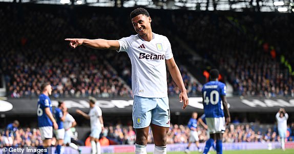 IPSWICH, ENGLAND - SEPTEMBER 29: Ollie Watkins of Aston Villa celebrates scoring his team's second goal during the Premier League match between Ipswich Town FC and Aston Villa FC at Portman Road on September 29, 2024 in Ipswich, England. (Photo by Justin Setterfield/Getty Images)