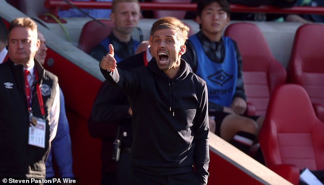 Wolves boss Gary O'Neil gives instructions to his side during their 5-3 loss against Brentford