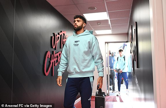 BOURNEMOUTH, ENGLAND - OCTOBER 19: Jorginho of Arsenal arrives at the stadium prior to the Premier League match between AFC Bournemouth and Arsenal FC at Vitality Stadium on October 19, 2024 in Bournemouth, England. (Photo by Stuart MacFarlane/Arsenal FC via Getty Images)