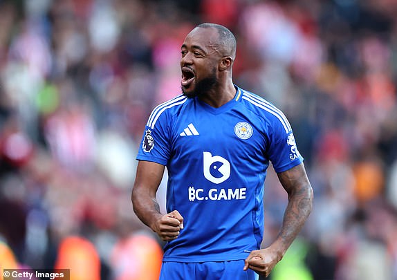 SOUTHAMPTON, ENGLAND - OCTOBER 19: Jordan Ayew of Leicester City celebrates scoring his team's third goal during the Premier League match between Southampton FC and Leicester City FC at St Mary's Stadium on October 19, 2024 in Southampton, England. (Photo by Dan Istitene/Getty Images)