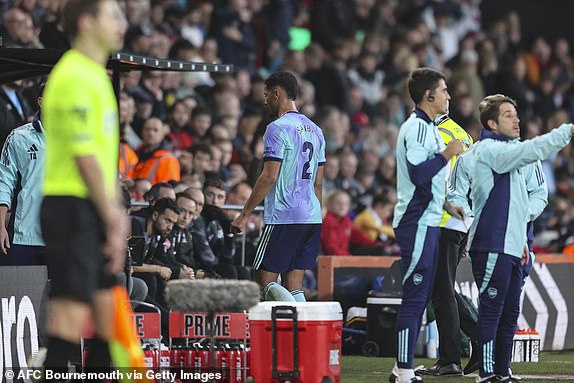 BOURNEMOUTH, ENGLAND - OCTOBER 19: After a pitch-side VAR review Referee Robert Jones sends off William Saliba of Arsenal during the Premier League match between AFC Bournemouth and Arsenal FC at Vitality Stadium on October 19, 2024 in Bournemouth, England. (Photo by Robin Jones - AFC Bournemouth/AFC Bournemouth via Getty Images)