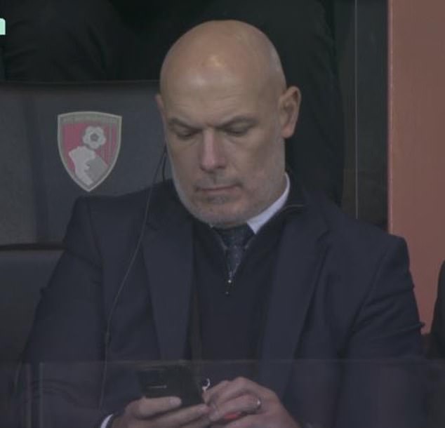 Howard Webb reportedly did not influence William Saliba's red card against Bournemouth