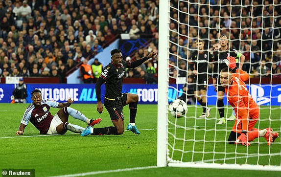 Soccer Football - Champions League - Aston Villa v Bologna - Villa Park, Birmingham, Britain - October 22, 2024 Aston Villa's Jhon Duran scores their second goal REUTERS/Molly Darlington