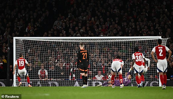 Soccer Football - Champions League - Arsenal v Shakhtar Donetsk - Emirates Stadium, London, Britain - October 22, 2024 Shakhtar Donetsk's Dmytro Riznyk saves a penalty missed by Arsenal's Leandro Trossard REUTERS/Dylan Martinez