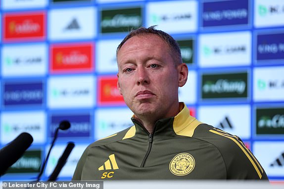 LEICESTER, ENGLAND - OCTOBER 17 : Leicester City manager Steve Cooper during the Leicester City Training Session and press conference at Seagrave Training Complex on October 17, 2024 in Leicester, England. (Photo by Plumb Images/Leicester City FC via Getty Images)