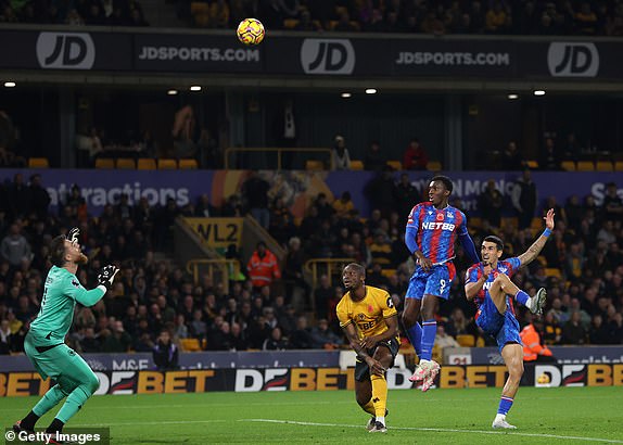 WOLVERHAMPTON, ENGLAND - NOVEMBER 02: Eddie Nketiah of Crystal Palace has a headed shot during the Premier League match between Wolverhampton Wanderers FC and Crystal Palace FC at Molineux on November 02, 2024 in Wolverhampton, England. (Photo by Nathan Stirk/Getty Images)