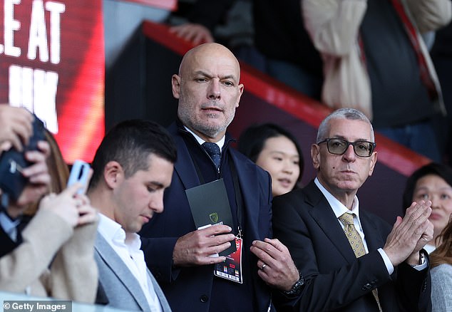 Ashton revealed that he quickly called up Howard Webb to discuss the matter with the chief