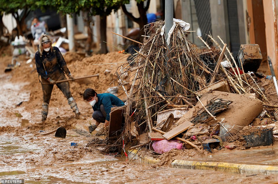 Meanwhile, in Valencia, the search continues for bodies inside houses and thousands of wrecked cars strewn in the streets, on highways, and in canals that channelled last week's floods into populated areas. Spain's Interior Minister Fernando Grande-Marlaska said that authorities can still not give a reliable estimate of the missing. Spanish national television RTVE, however, has broadcast pleas for help by several desperate people whose loved ones are unaccounted for. In the Aldaia municipality, some 50 soldiers, police and firefighters, some wearing wetsuits, searched in a huge shopping centre's underground car park for possible victims. They used a small boat and spotlights to move around in the huge structure with vehicles submerged in at least a metre of murky water.