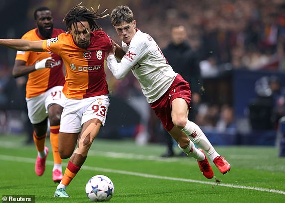 Soccer Football - Champions League - Group A - Galatasaray v Manchester United - RAMS Park, Istanbul, Turkey - November 29, 2023 Galatasaray's Sacha Boey in action with Manchester United's Alejandro Garnacho REUTERS/Murad Sezer